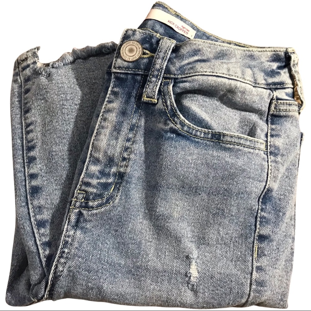 SO (Kohl’s) Acid Washed High-Rise Kick Cropped Jeans in a size Juniors 0